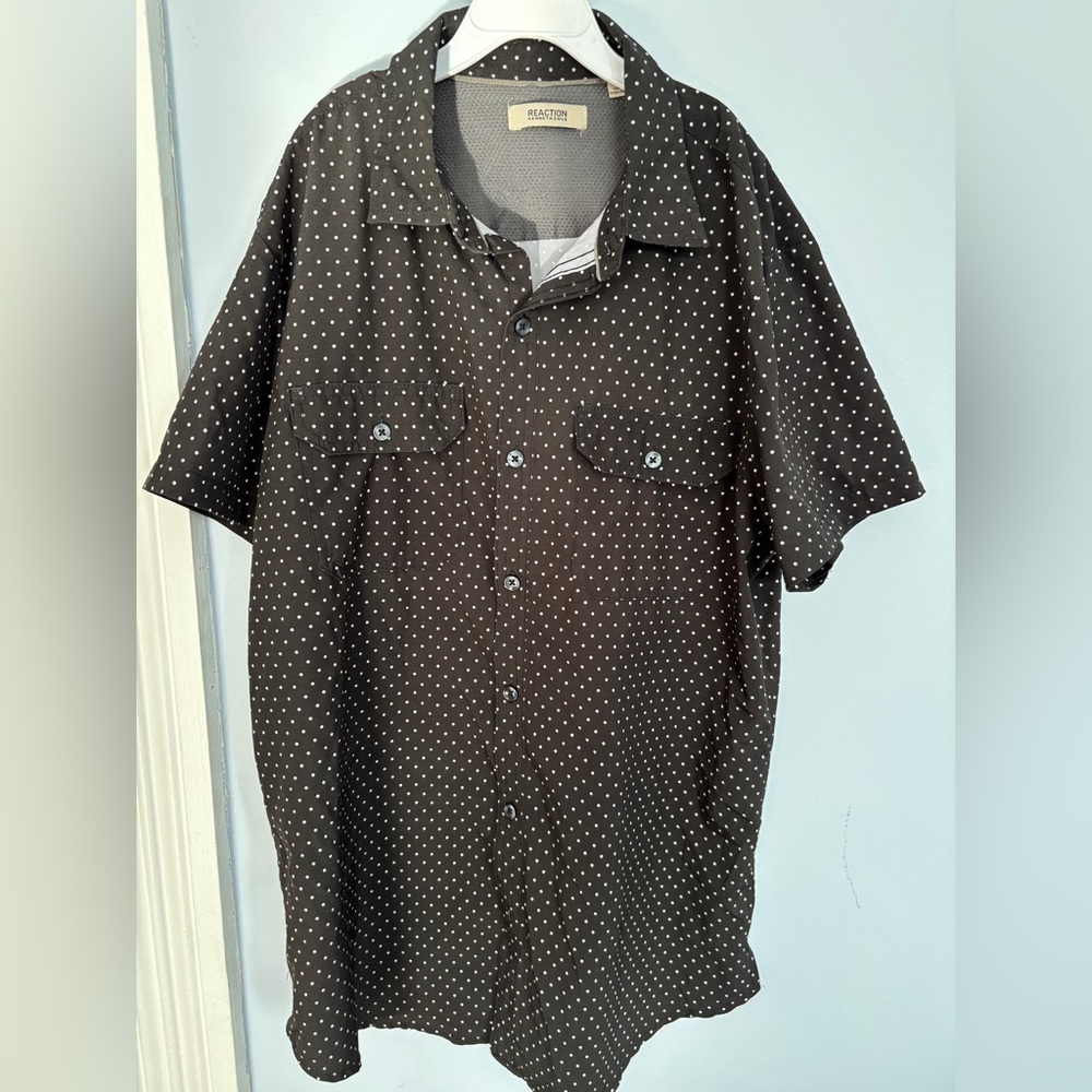 Reaction by Kenneth Cole breathable polka dot button down shirt